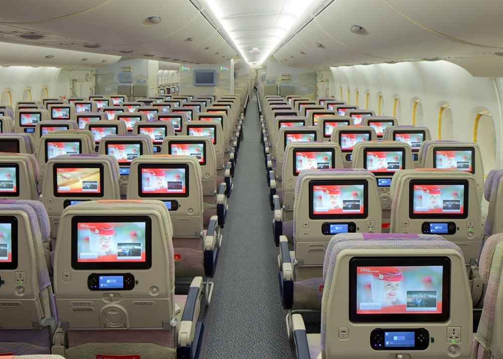 کلاس پروازی بلیط هواپیما مشهد به دبی