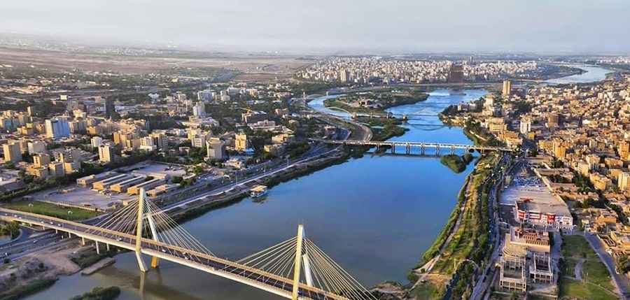 رودخانه کارون در میانه شهر اهواز