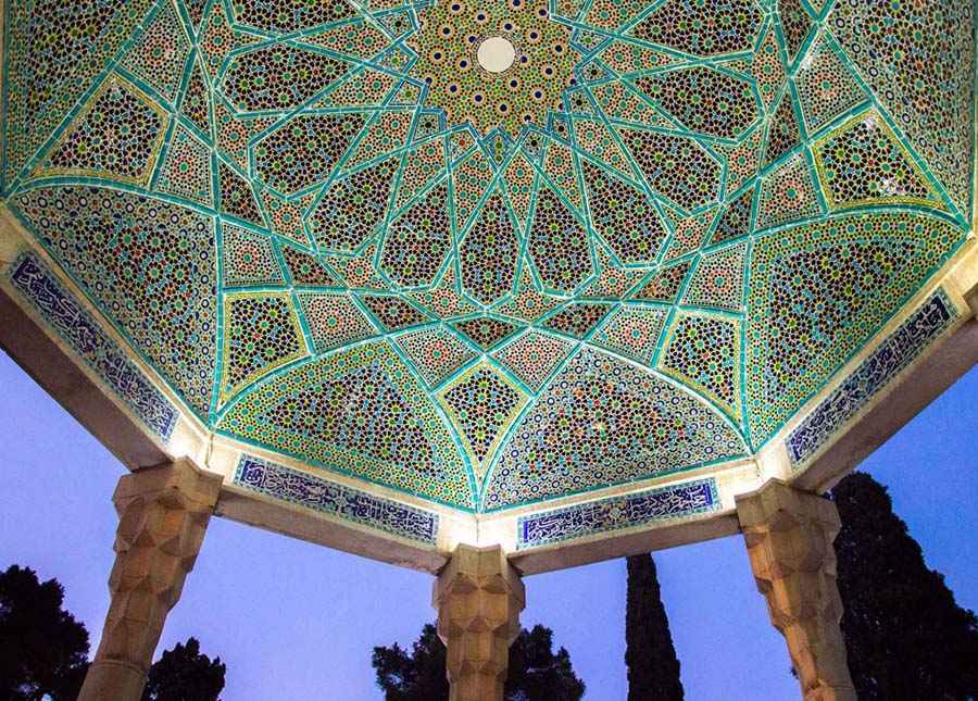 قبر حافظ در شیراز